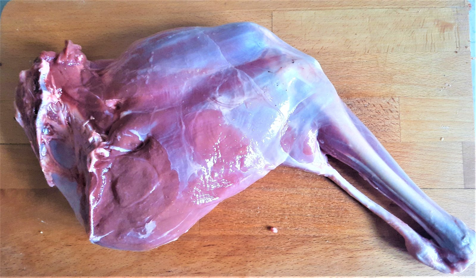 Rehfleisch zugeschnitten — mager und feinfaserig